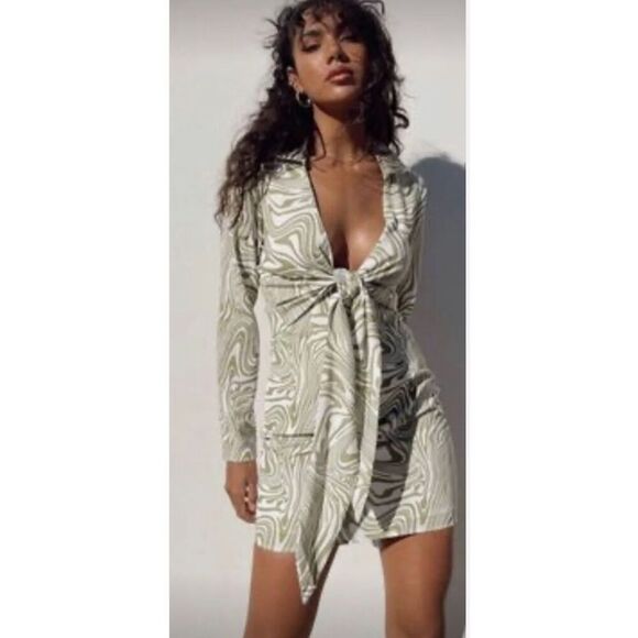 Motel Rocks Dress Long Sleeve Green White Marble Tie Front Mini Dress - Picture 1 of 6